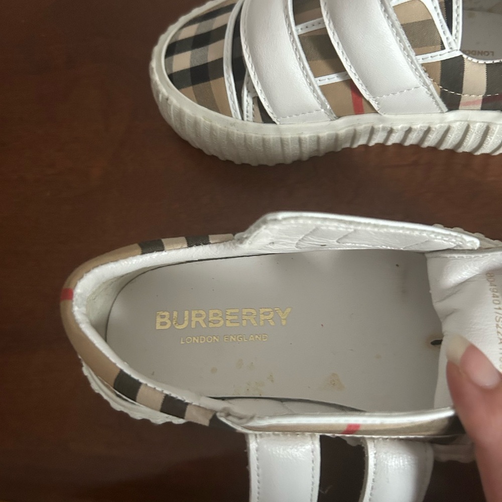 Kids Burberry sneakers size 24 - Picture 2 of 8